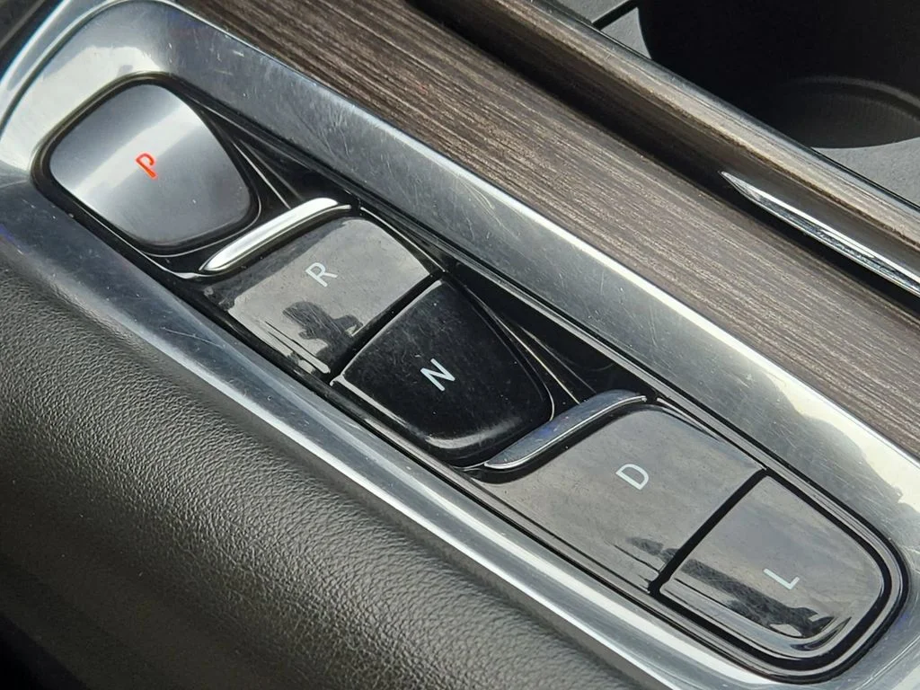 Used 2024  Buick Avenir image 41