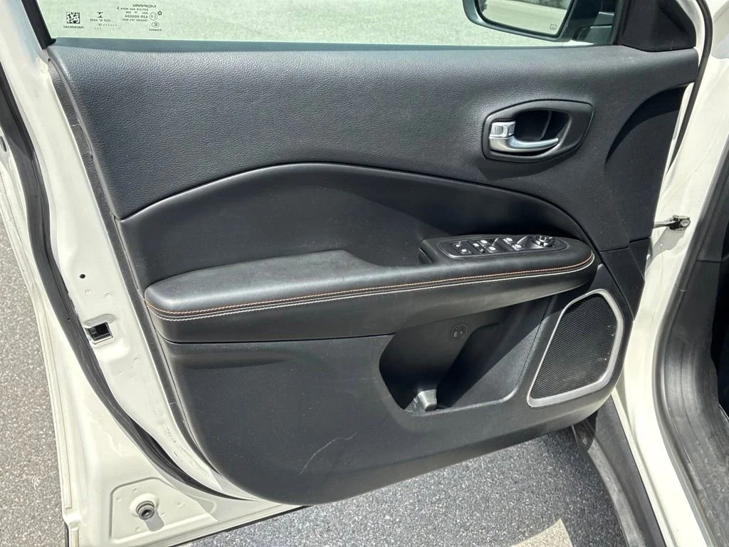 Used 2019 White Clearcoat Jeep Latitude image 20