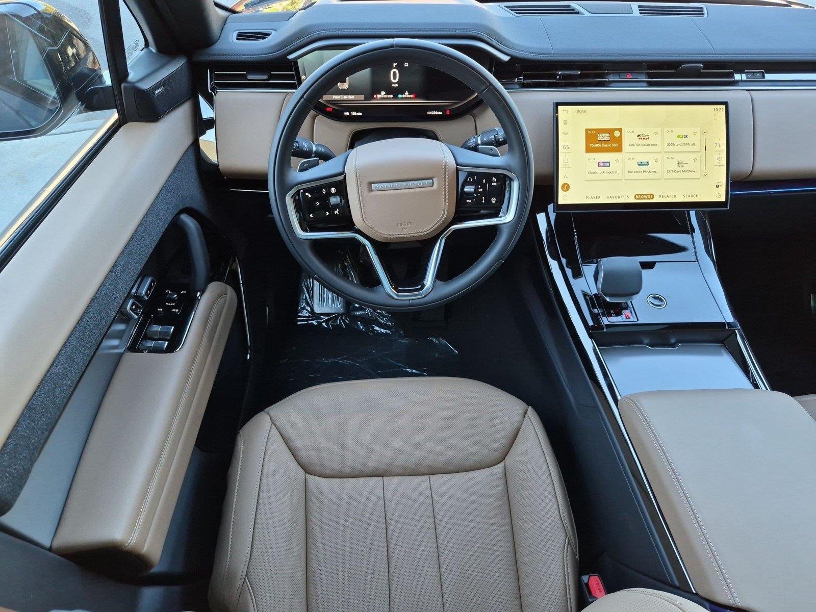 New 2027 Santorini Black Land Rover SE image 30
