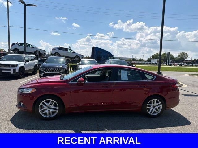 Used 2015 Red Ford SE image 10