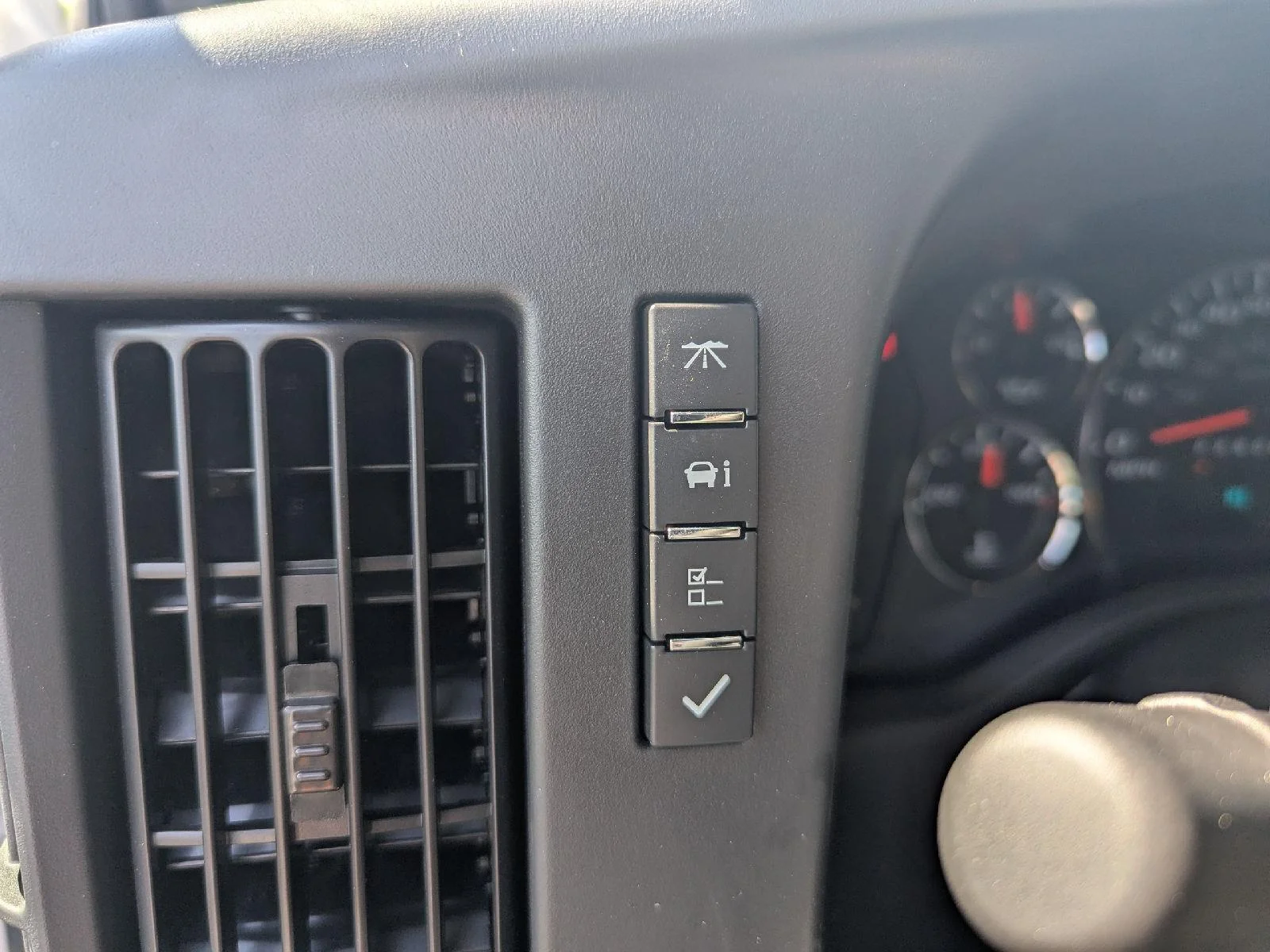 2025 Chevrolet Express Cargo Work Van - Photo 15