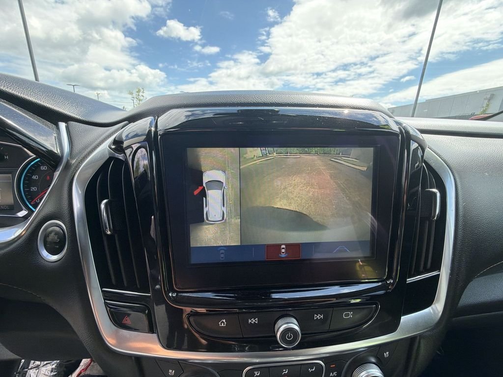 Used 2018 Summit White Chevrolet Premier image 17