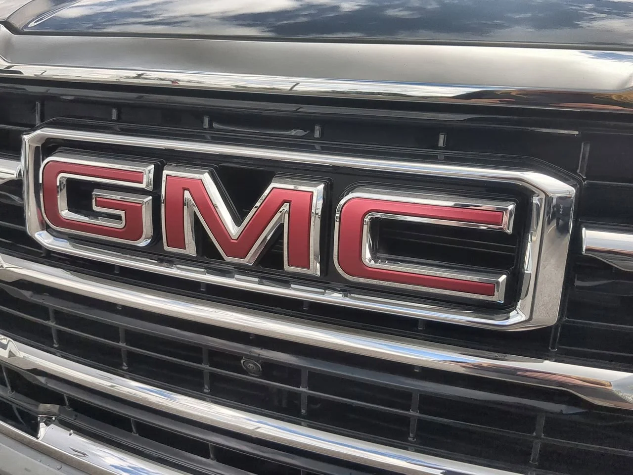 New 2026 Sterling Metallic GMC Elevation image 31