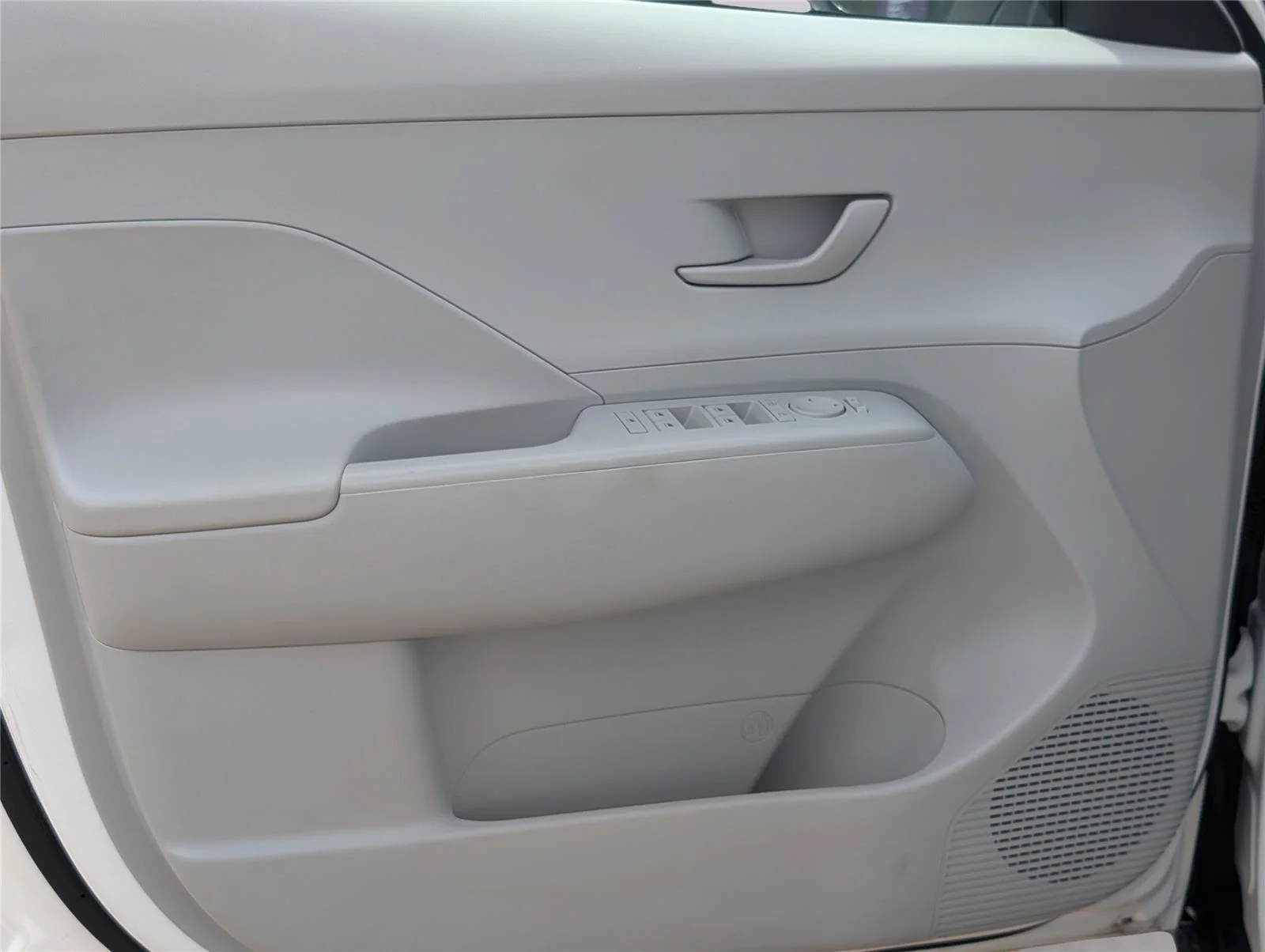Used 2025 Atlas White Hyundai SEL image 10