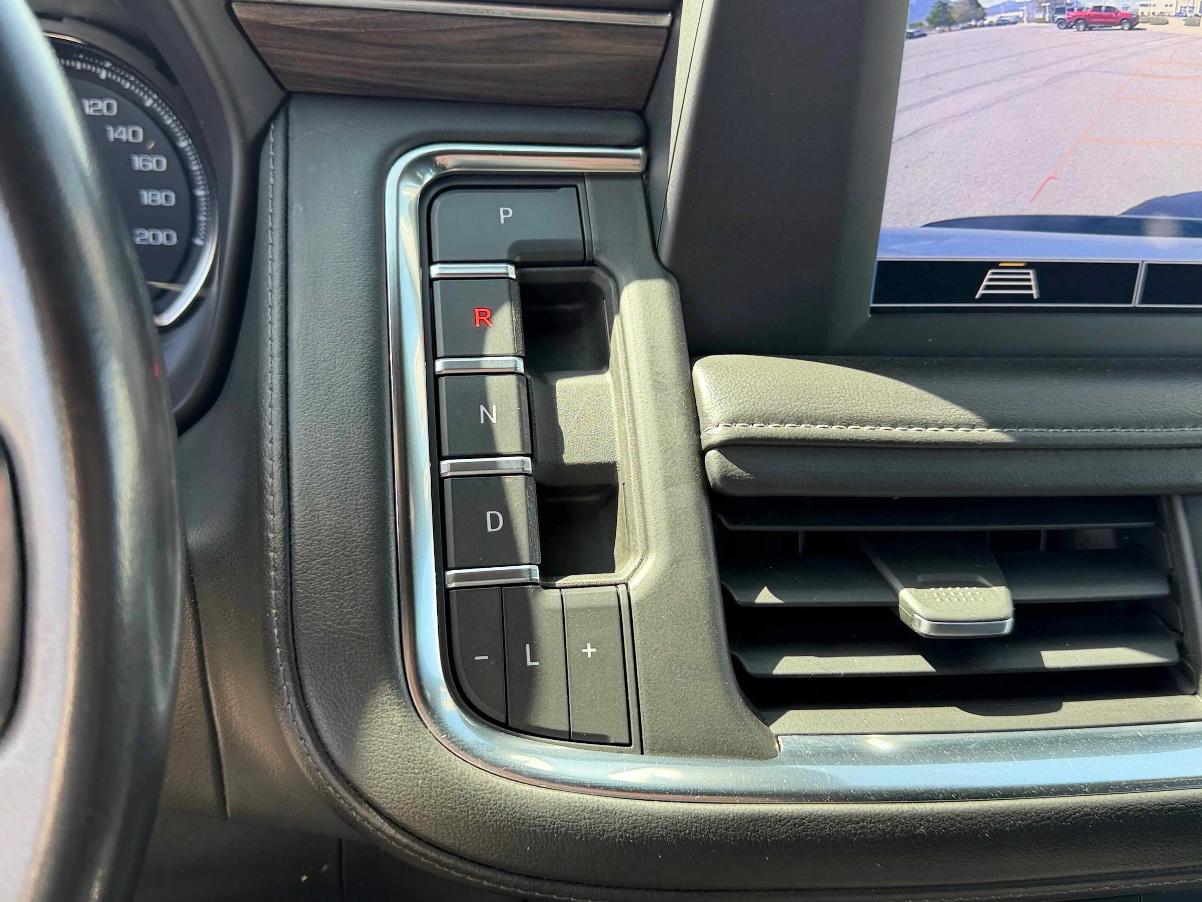 Used 2022 White Chevrolet LS image 24