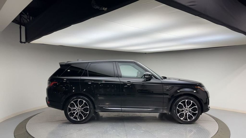 Used 2022 Santorini Black Metallic Land Rover HSE Silver Edition image 9