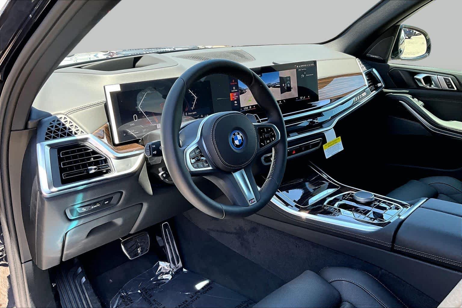 New 2026 Carbon Black Metallic BMW xDrive50e image 8