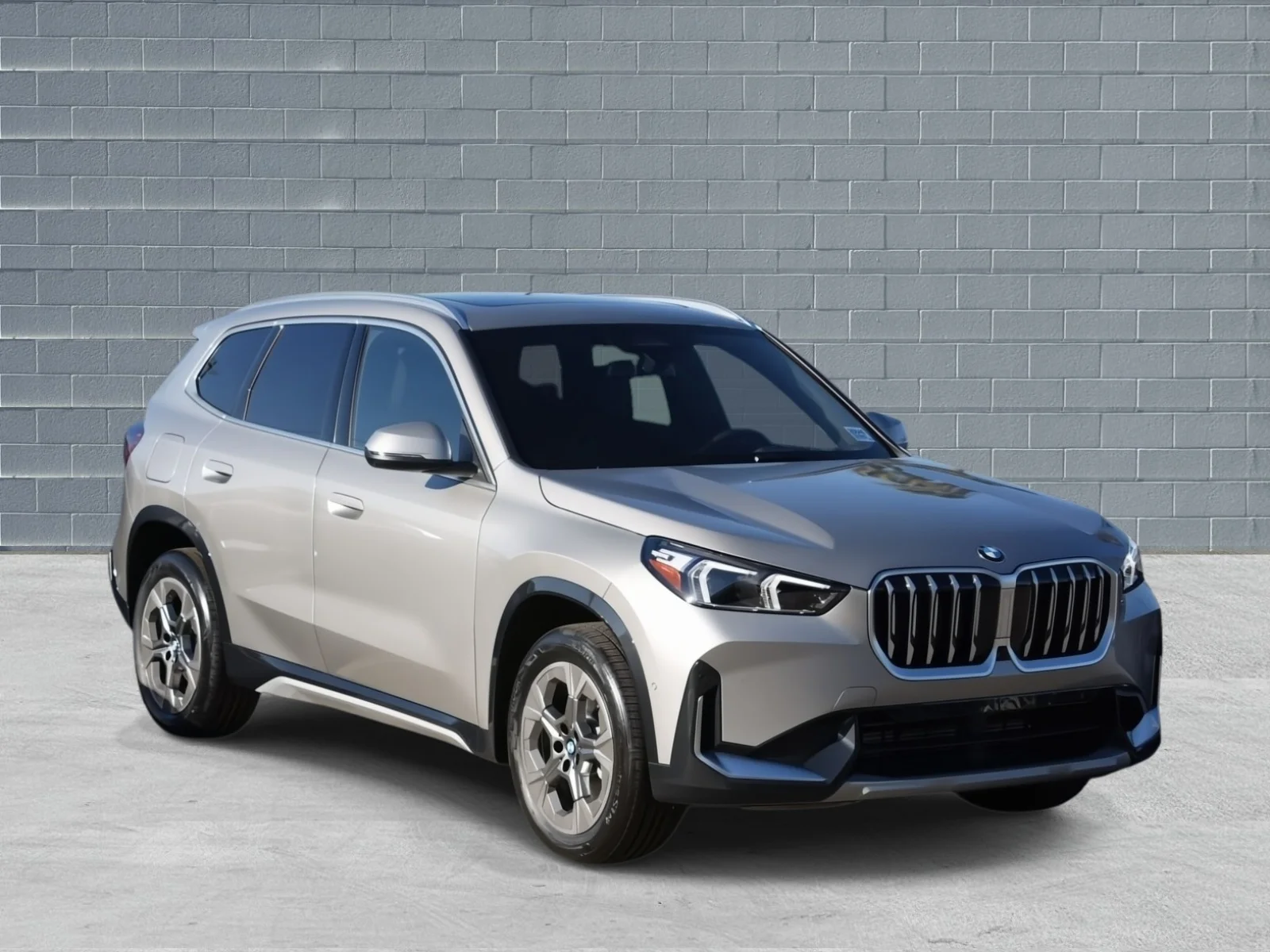 New 2026 Space Silver Metallic BMW xDrive28i Sports Activity Vehicle image 1