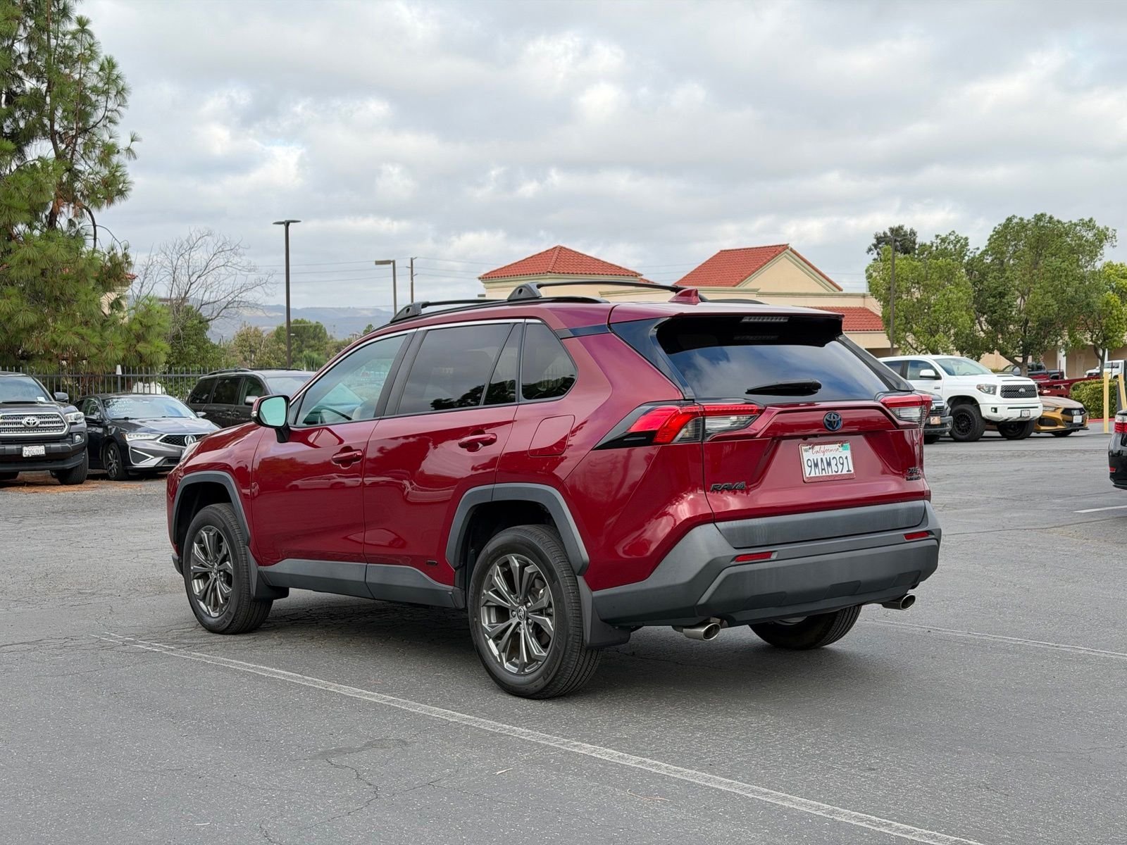 Used 2024 Ruby Flare Pearl Toyota XLE Premium image 3