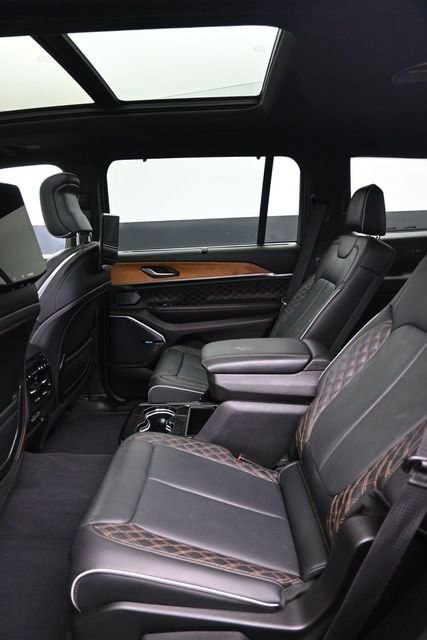 Used 2023 Black Jeep Summit image 8