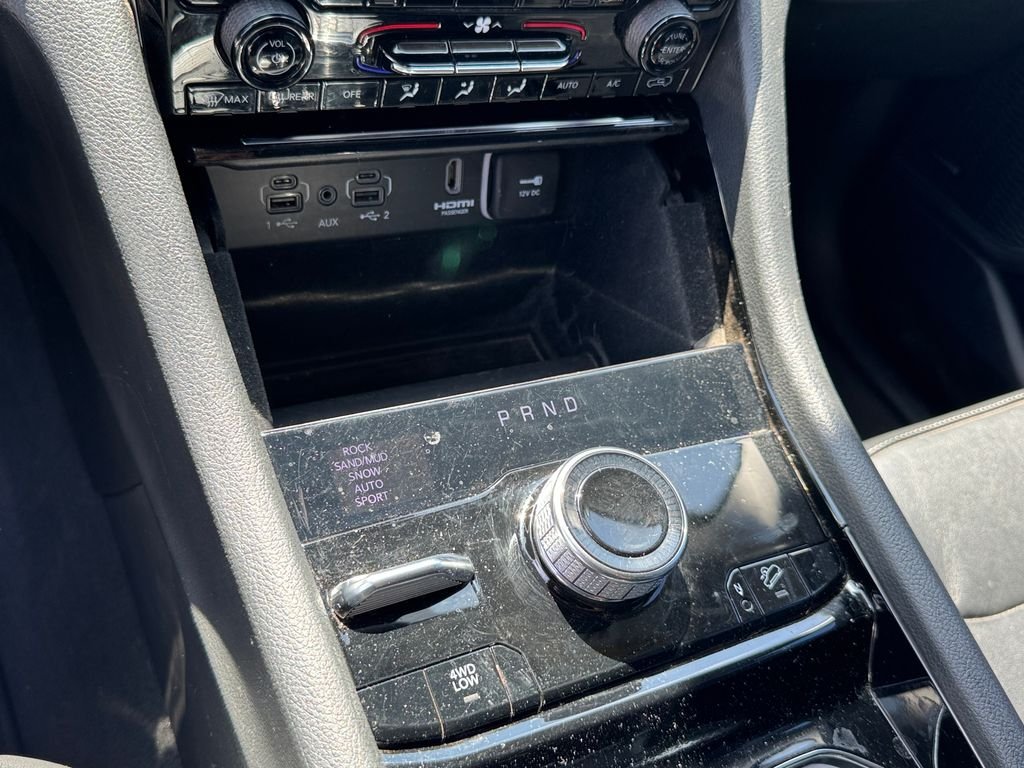 Used 2022 White Jeep 4xe image 12