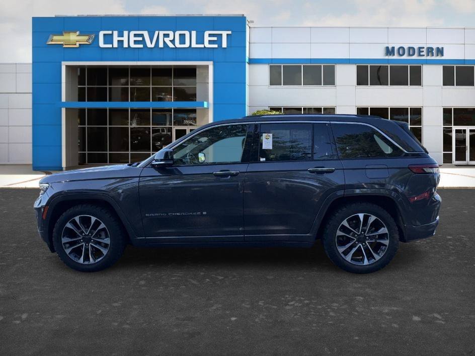 Used 2023 Baltic Gray Metallic Clearcoat Jeep Overland image 2