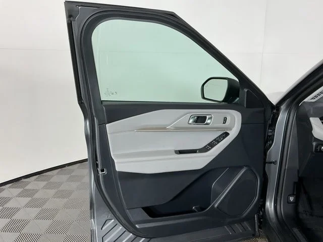 New 2026 Carbonized Gray Metallic Ford Active image 13
