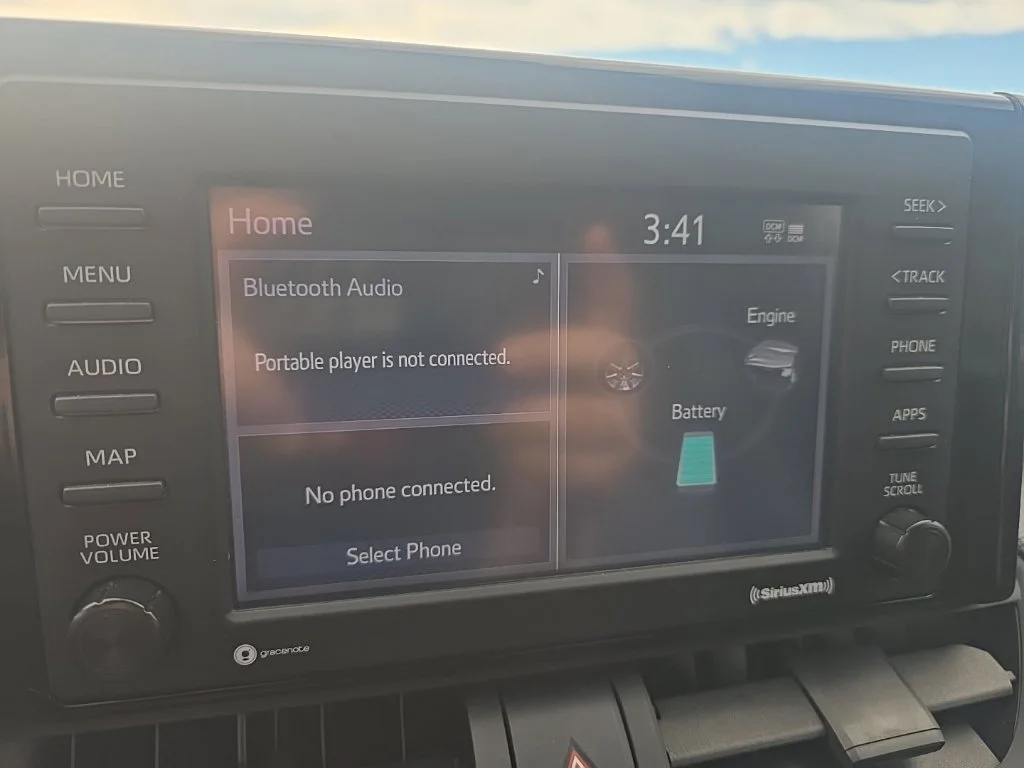 Used 2022 Silver Toyota SE image 18