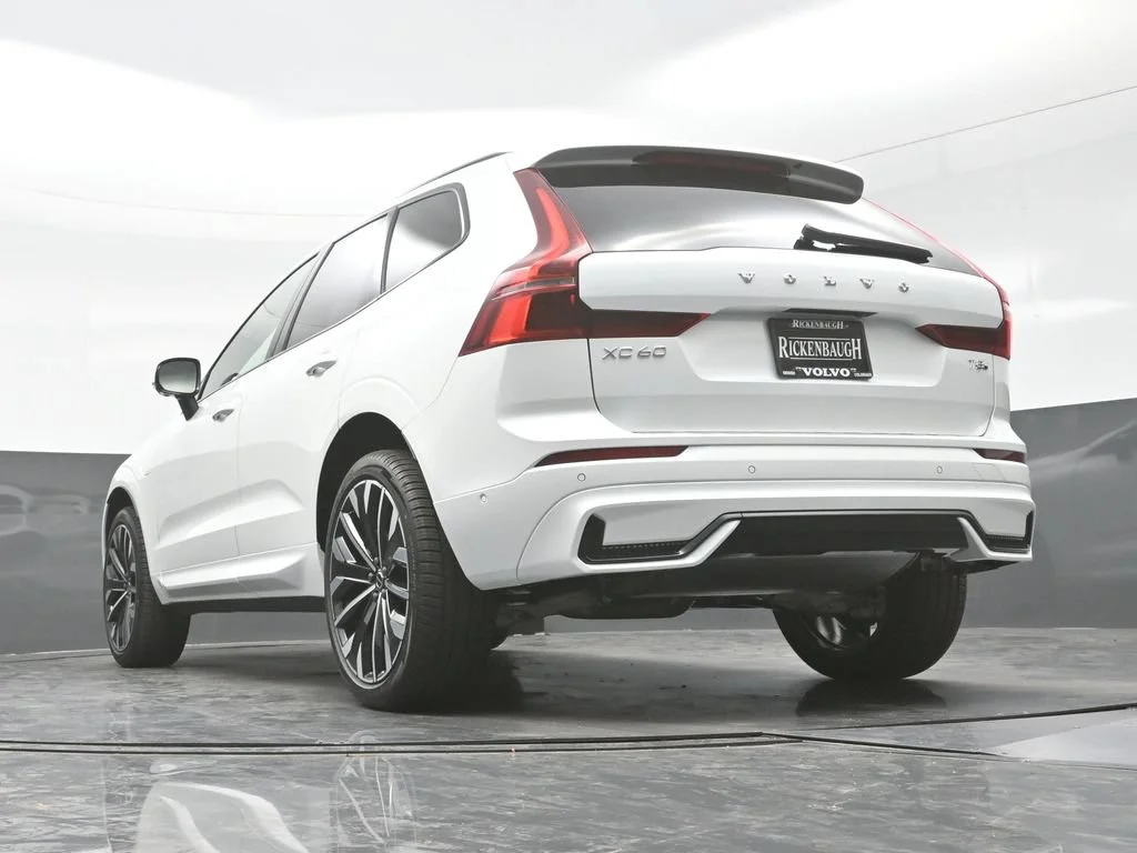 New 2027 Crystal White Volvo T8 Ultra image 26