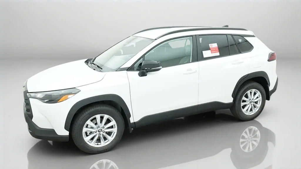 New 2026 Wind Chill Pearl Toyota LE image 3