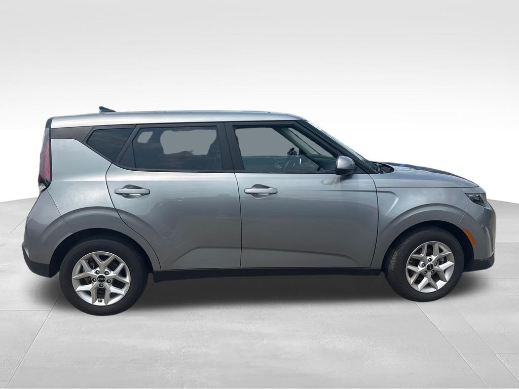2025 Kia Soul LX - Photo 6