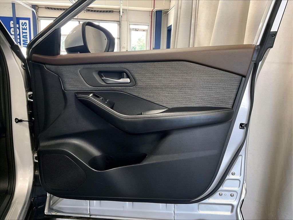 Used 2023 Silver Nissan SV image 12