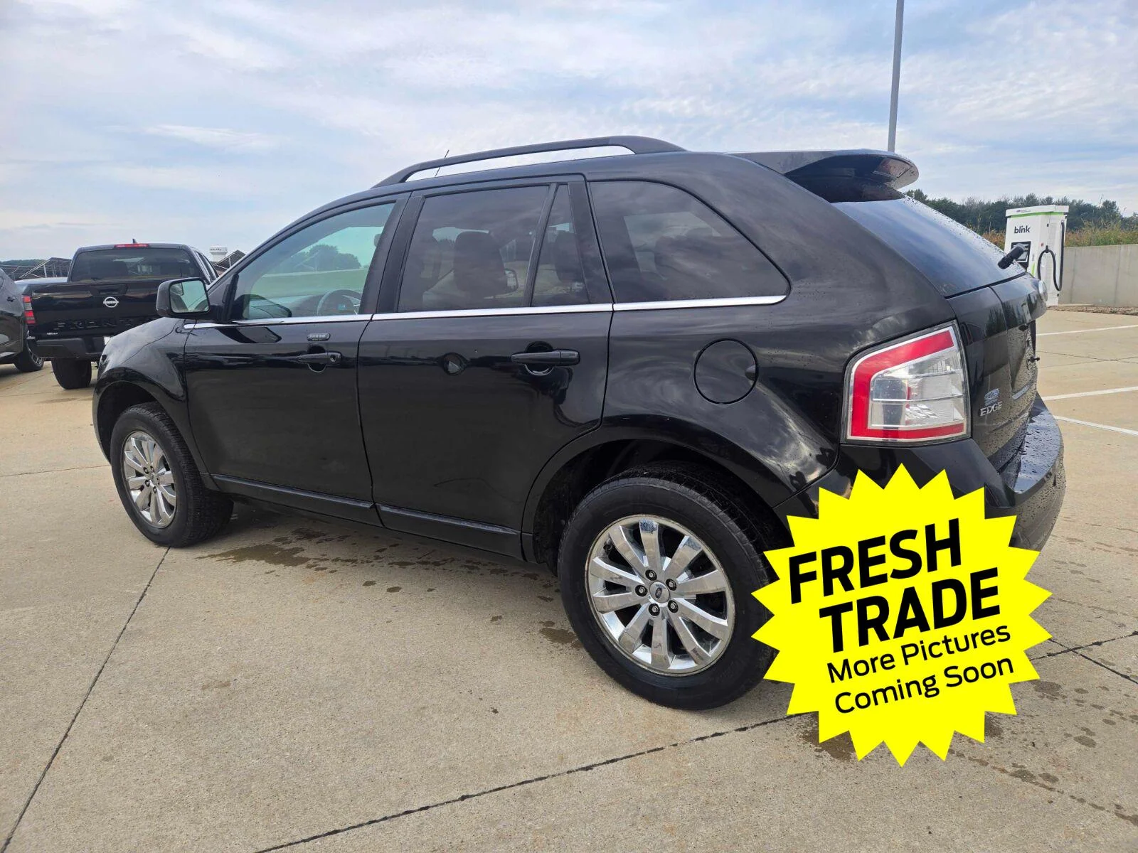 Used 2010  Ford Limited image 6