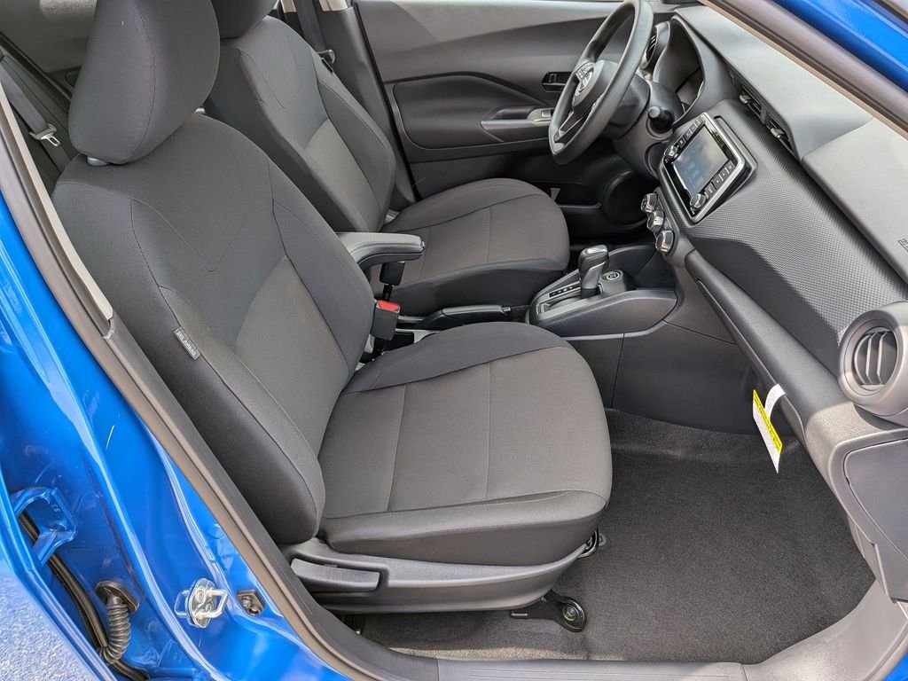 Used 2025 Blue Nissan S image 28