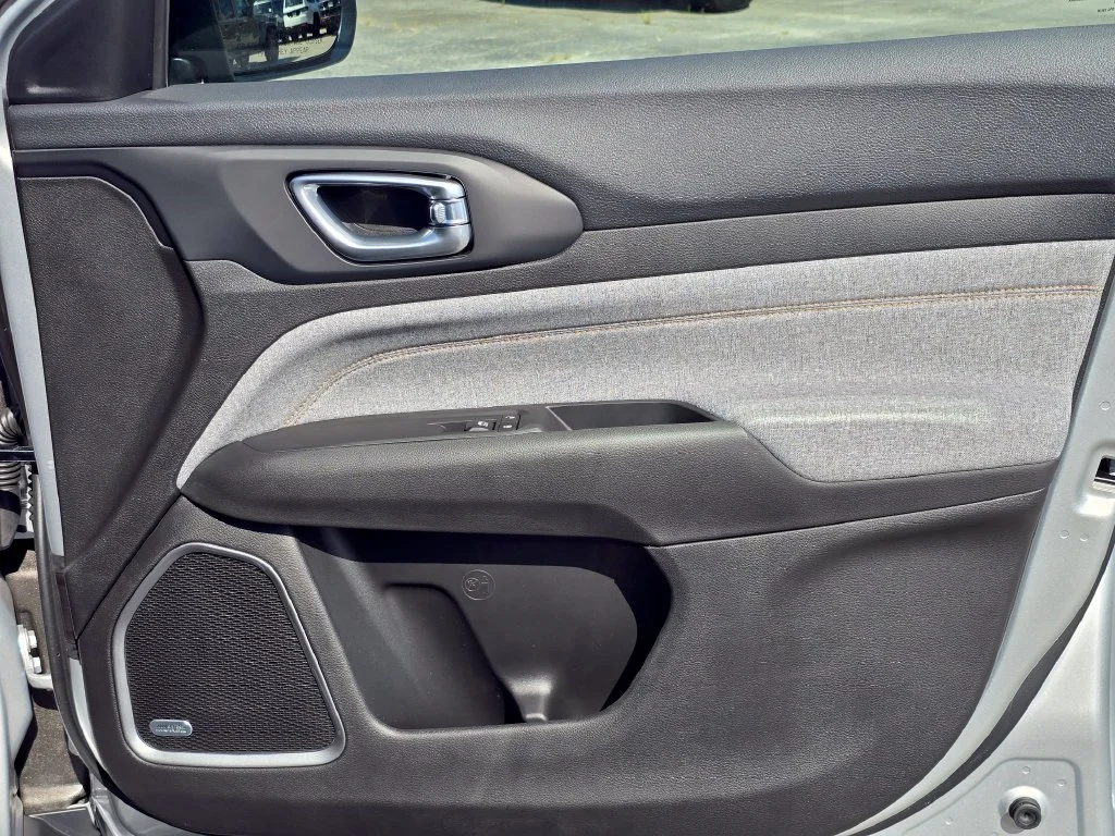 New 2026 Silver Jeep Latitude image 36