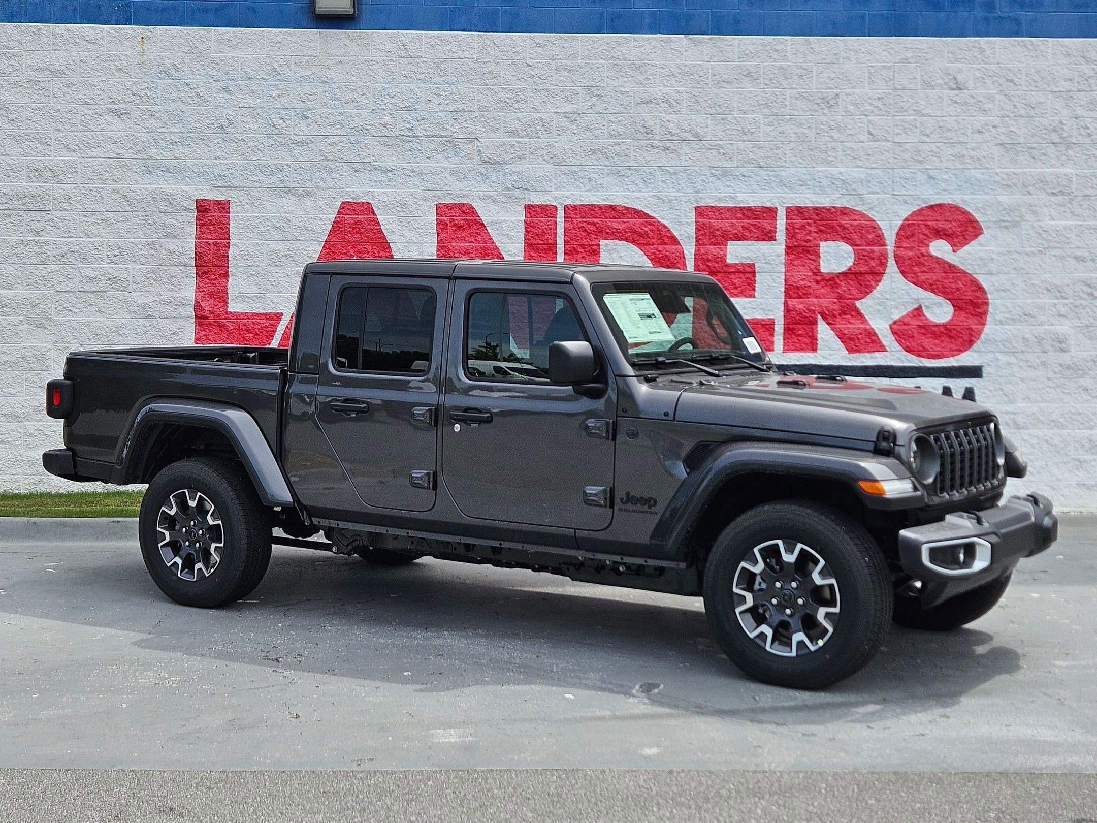 2026 Jeep Gladiator Sahara Auto's photo