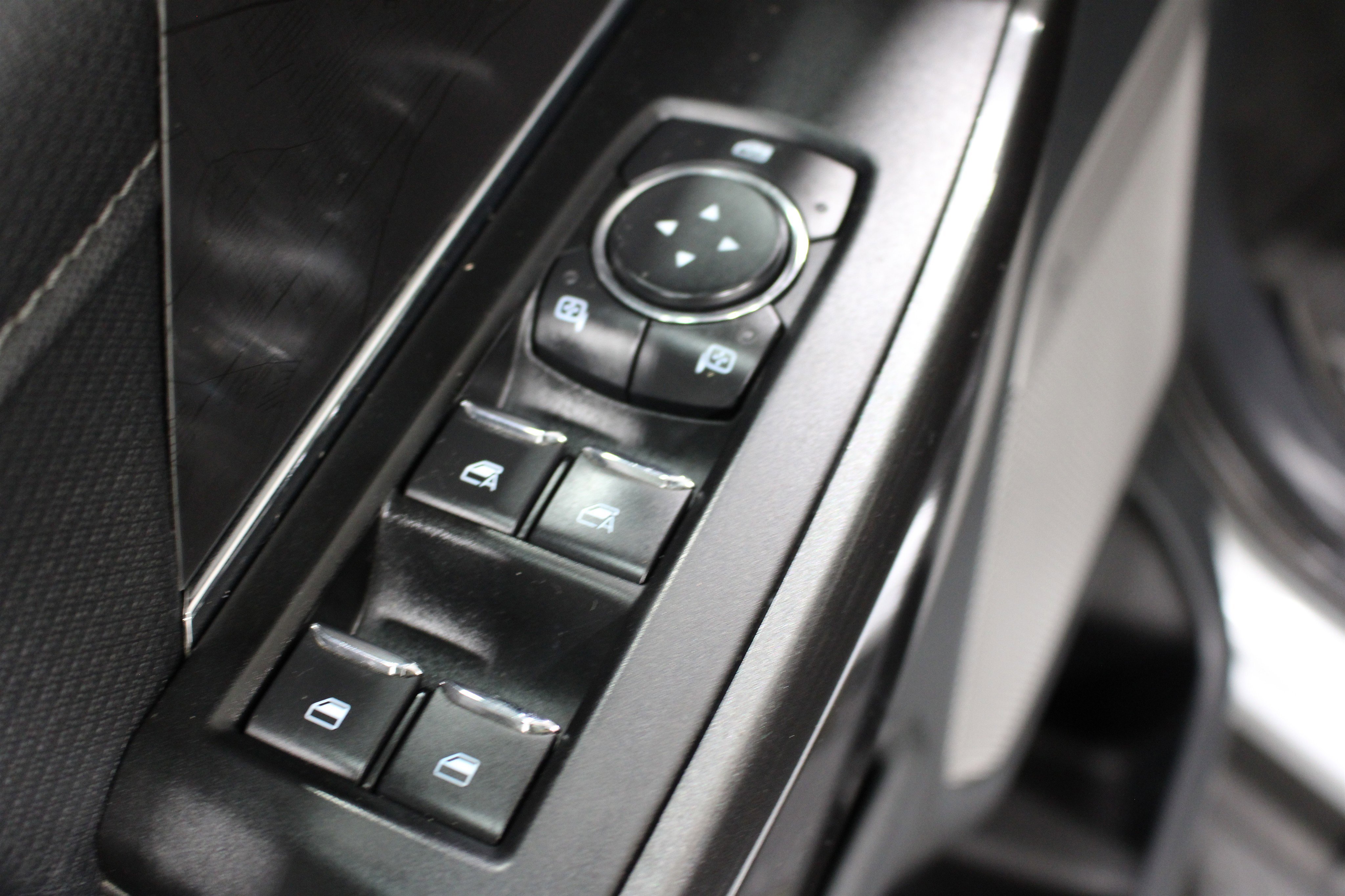 Used 2021 Space White Metallic Ford XLT image 6