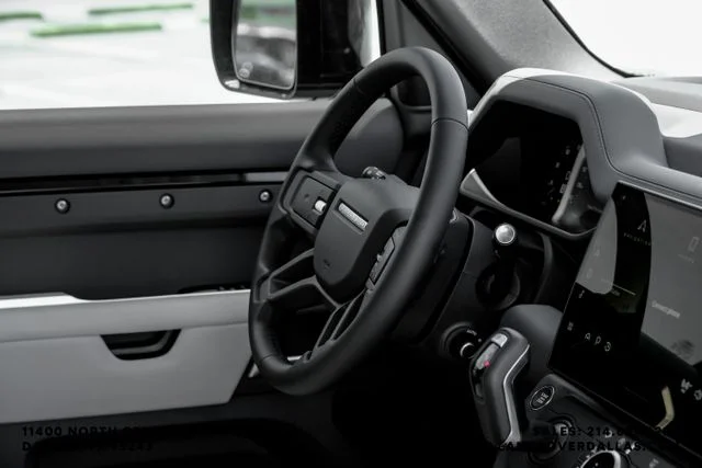 New 2026 Santorini Black Land Rover S image 14