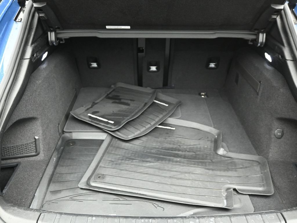 2024 PORSCHE TAYCAN - Image 23