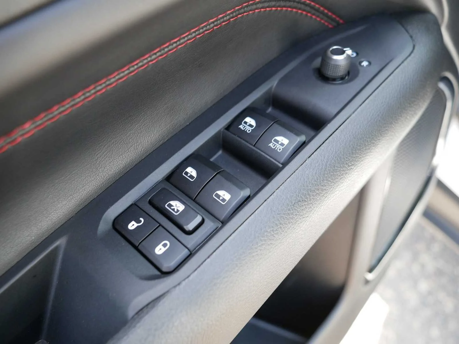 2025 Jeep Compass Trailhawk - Photo 19