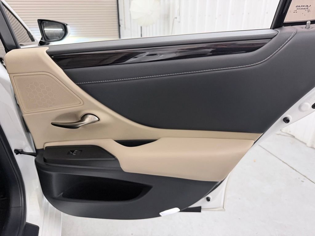 Used 2021 White Lexus 350 image 39