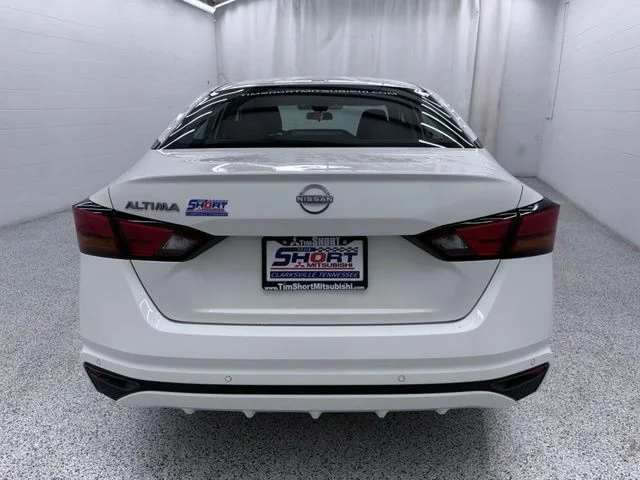 Used 2025 White Nissan 2.5 SV image 3
