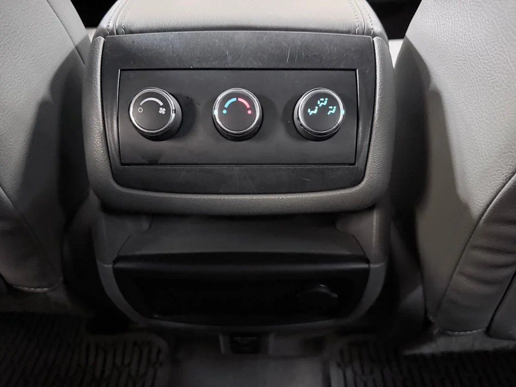 Used 2014 Silver Chevrolet LT image 25