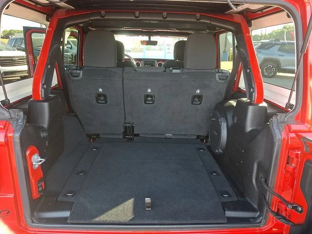 Used 2022 Red Jeep Unlimited Rubicon image 28