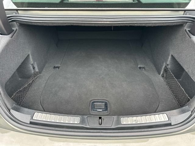 Used 2017 Green Lincoln Select image 9