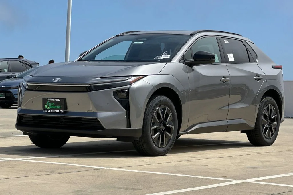 New 2026 Heavy Metal <sup>1</sup> Toyota  XLE image 8