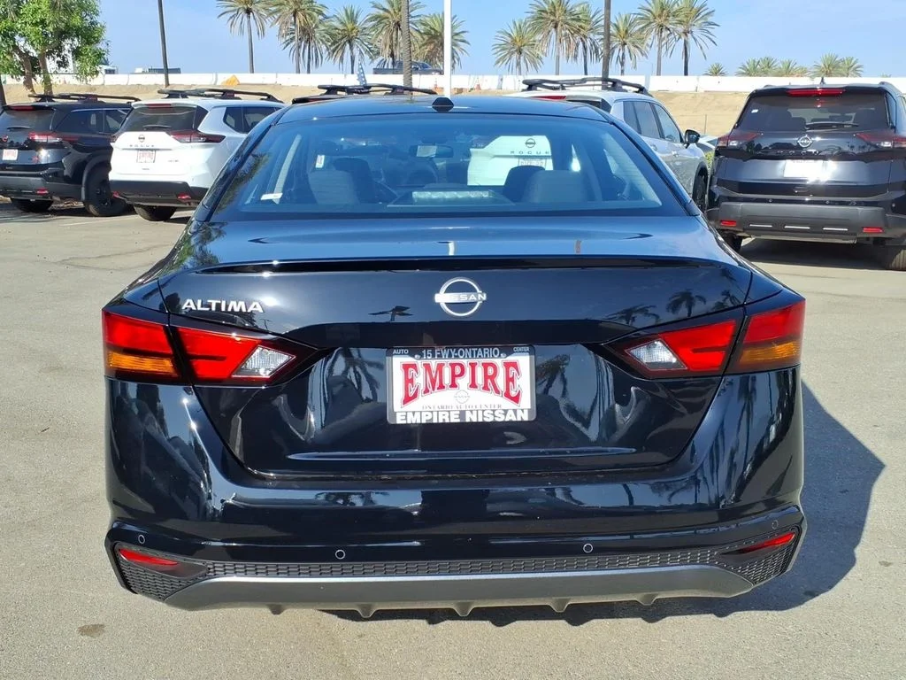 New 2026 Super Black Nissan SV image 4