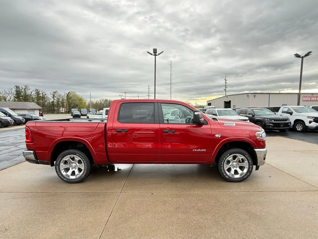 New 2026 Molten Red Pearl-Coat Exterior Paint RAM Big Horn/Lone Star image 8