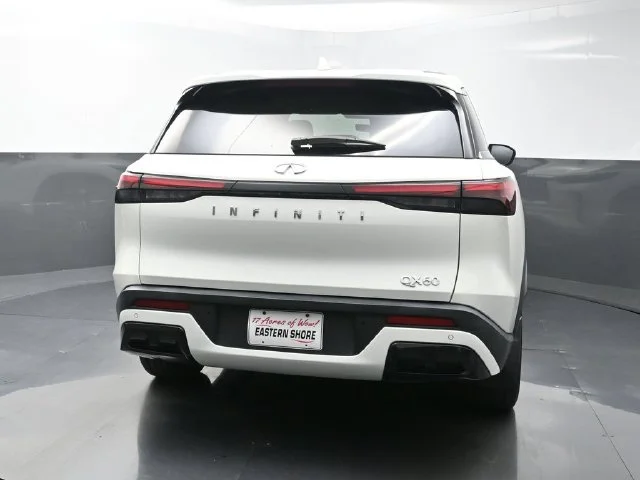 Used 2024 White INFINITI PURE image 6