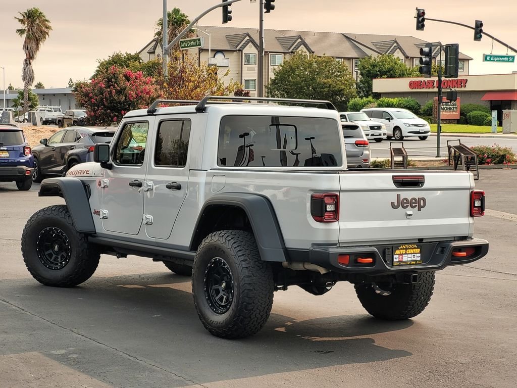 Used 2023 Silver Jeep Mojave image 6