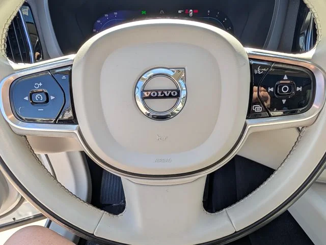 2023 Volvo XC60 Plus - Photo 23