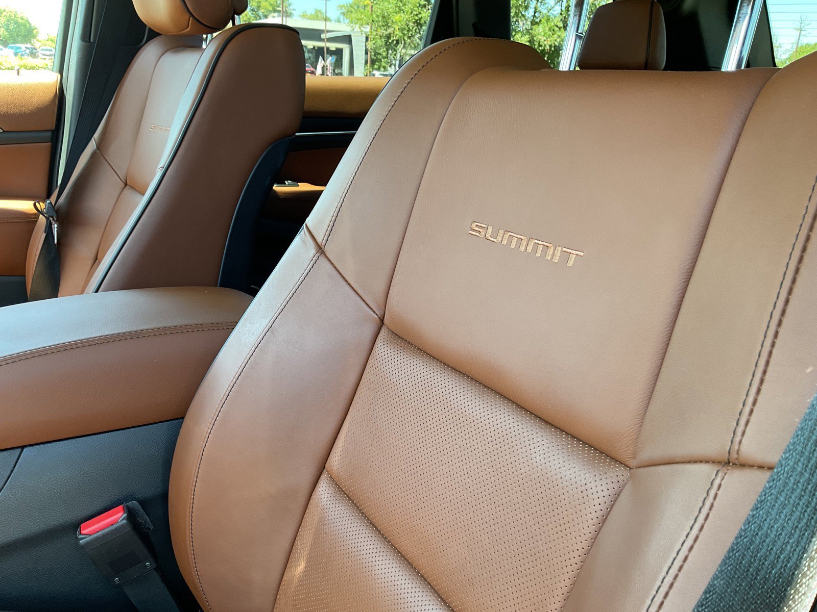 Used 2016 Brilliant Black Crystal Pearlcoat Jeep Summit image 19
