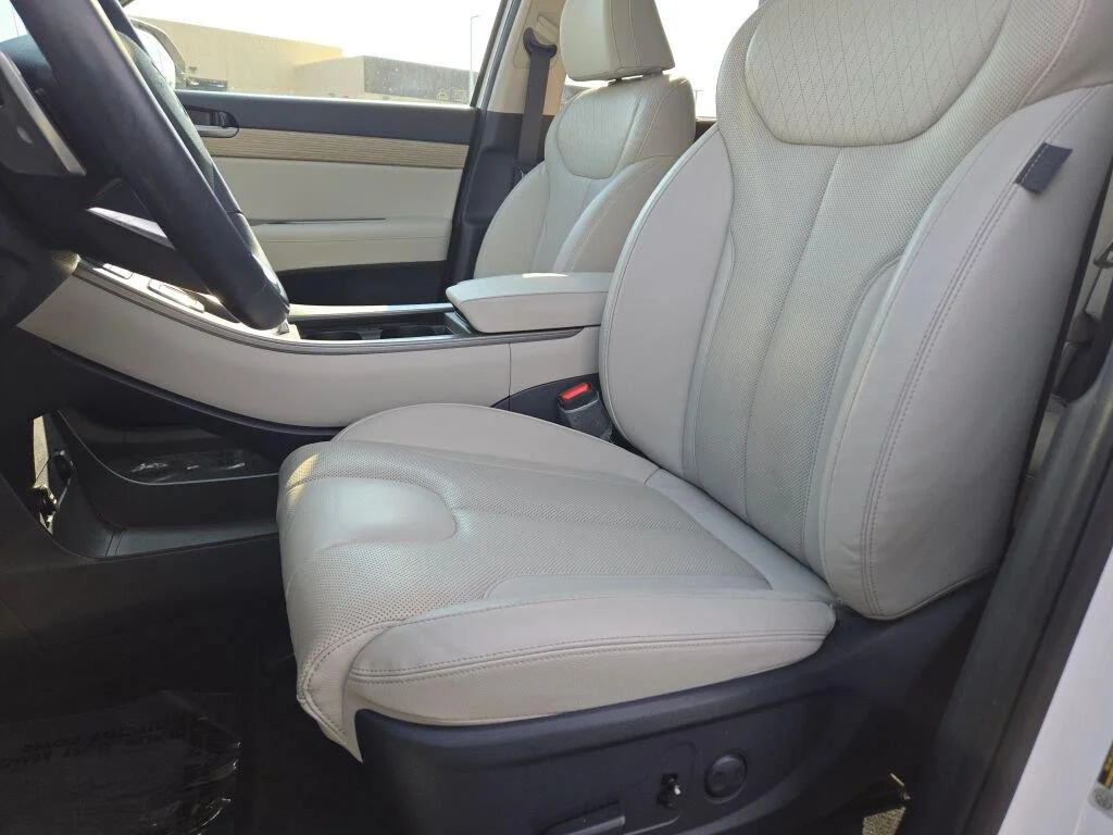 Used 2022 Hyper White Hyundai SEL image 19