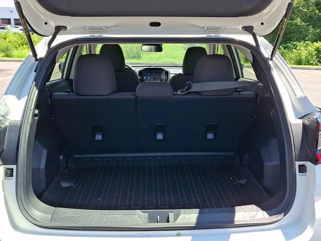 Used 2024 White Subaru  image 30