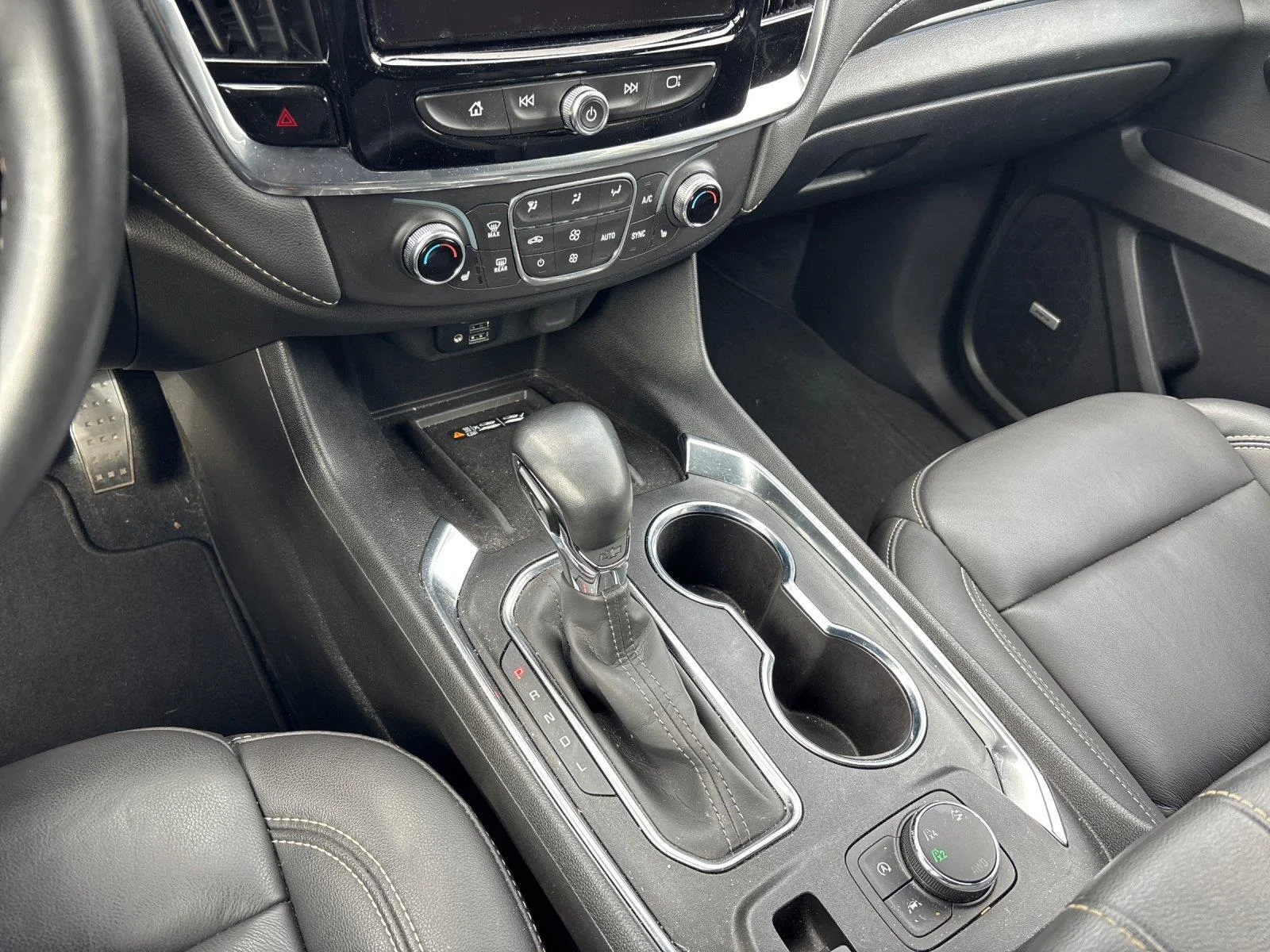 Used 2023 Mosaic Black Metallic Chevrolet LT Leather image 26