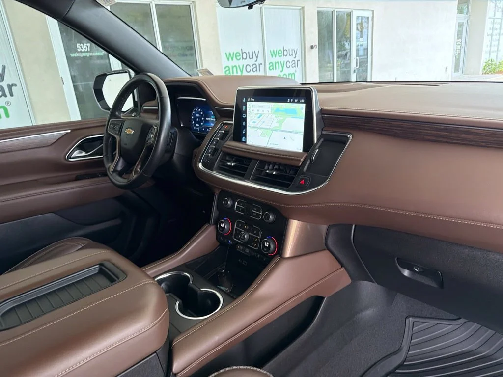 Used 2022 White Chevrolet High Country image 21