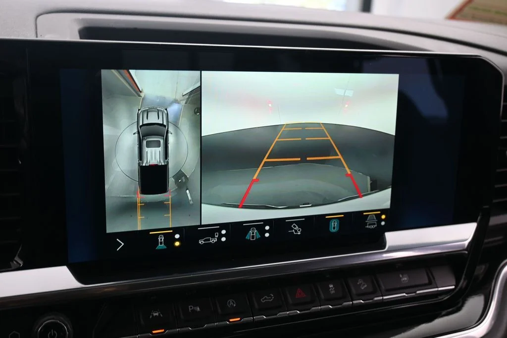 Used 2022 Summit White Chevrolet RST image 19