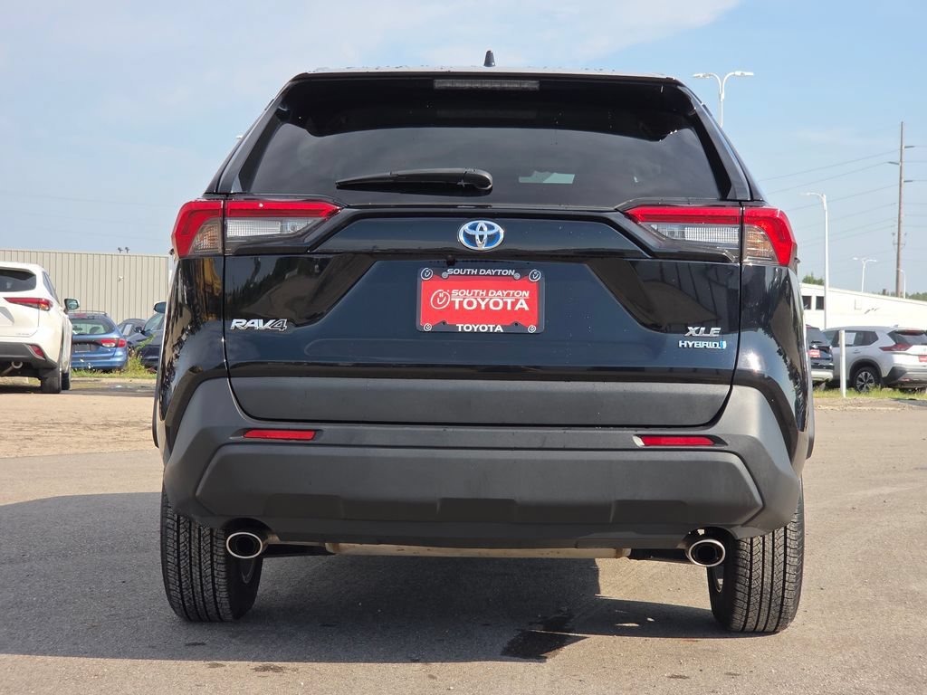2024 Toyota RAV4 XLE - Photo 22