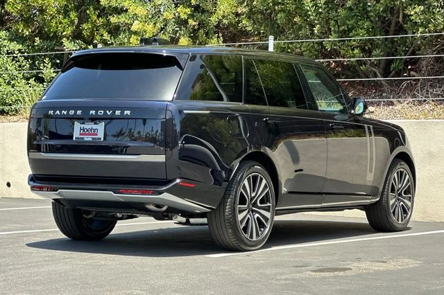 New 2026 Constellation Blue Ultra Metallic Gloss Land Rover SE image 5