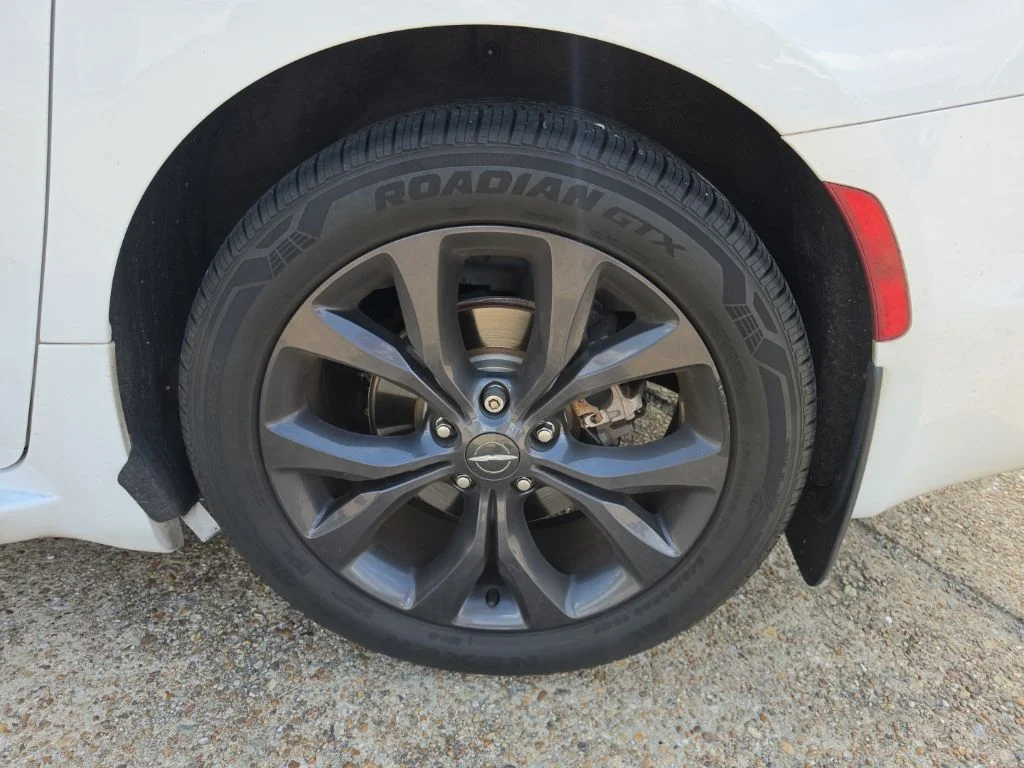 Used 2020 White Chrysler Touring image 13